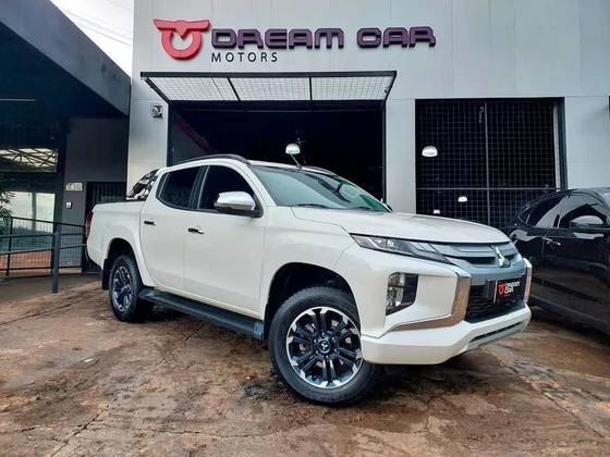 MITSUBISHI L200 TRITON 2.4 16V TURBO DIESEL SPORT HPE CD 4P 4X4 AUTOMÁTICO